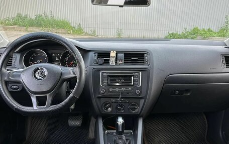 Volkswagen Jetta VI, 2015 год, 820 000 рублей, 6 фотография