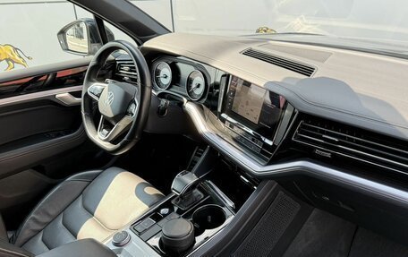 Volkswagen Touareg III, 2021 год, 5 700 000 рублей, 16 фотография