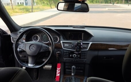 Mercedes-Benz E-Класс, 2011 год, 1 540 000 рублей, 7 фотография