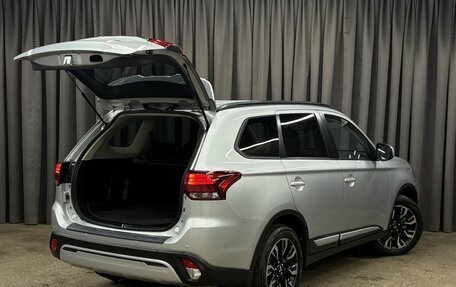 Mitsubishi Outlander III рестайлинг 3, 2021 год, 2 649 900 рублей, 5 фотография