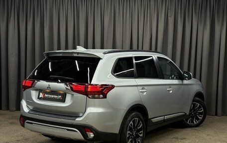 Mitsubishi Outlander III рестайлинг 3, 2021 год, 2 649 900 рублей, 4 фотография