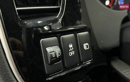 Mitsubishi Outlander III рестайлинг 3, 2021 год, 2 649 900 рублей, 10 фотография
