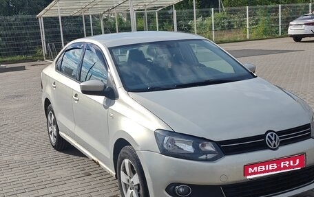 Volkswagen Polo VI (EU Market), 2011 год, 420 000 рублей, 1 фотография