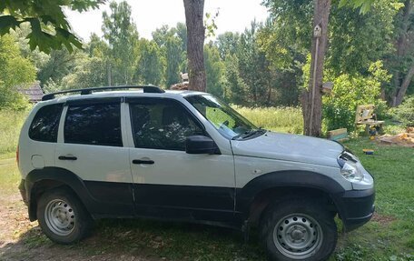 Chevrolet Niva I рестайлинг, 2019 год, 720 000 рублей, 14 фотография