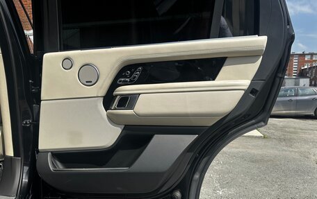 Land Rover Range Rover IV рестайлинг, 2020 год, 11 000 000 рублей, 26 фотография
