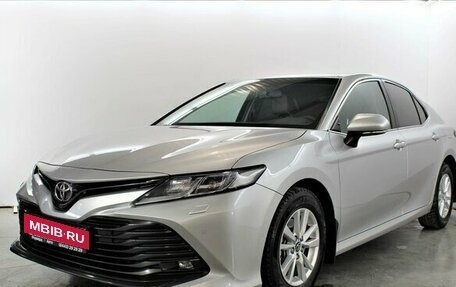 Toyota Camry, 2021 год, 2 900 000 рублей, 2 фотография