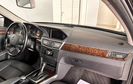 Mercedes-Benz E-Класс, 2011 год, 1 749 000 рублей, 15 фотография