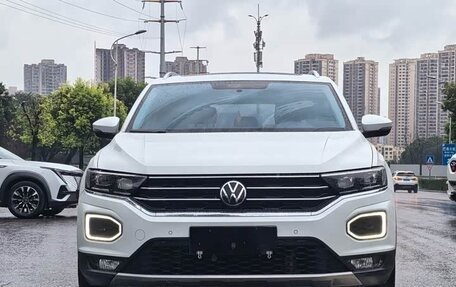 Volkswagen T-Roc I, 2022 год, 1 690 800 рублей, 2 фотография