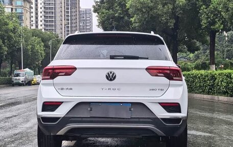 Volkswagen T-Roc I, 2022 год, 1 690 800 рублей, 6 фотография