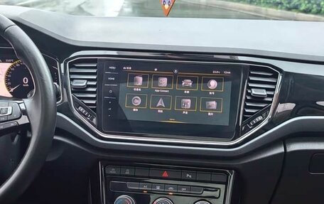 Volkswagen T-Roc I, 2022 год, 1 690 800 рублей, 13 фотография