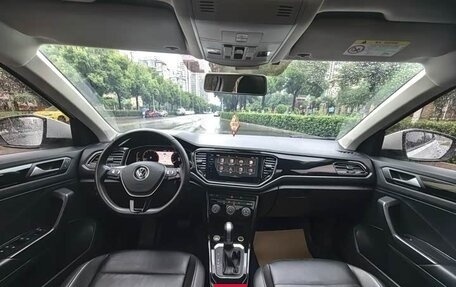 Volkswagen T-Roc I, 2022 год, 1 690 800 рублей, 8 фотография