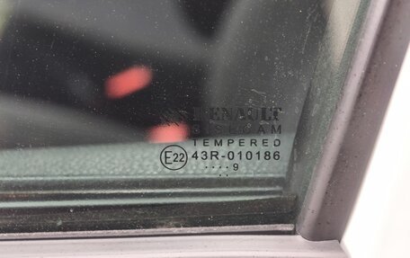Renault Logan II, 2019 год, 877 000 рублей, 12 фотография