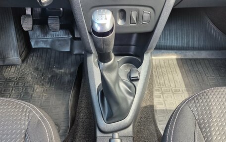 Renault Logan II, 2022 год, 1 099 000 рублей, 16 фотография