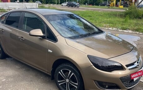 Opel Astra J, 2013 год, 2 фотография