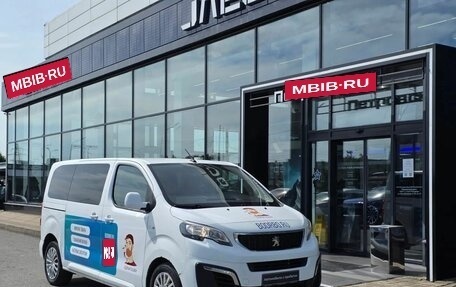 Peugeot Traveller I, 2017 год, 1 799 000 рублей, 1 фотография