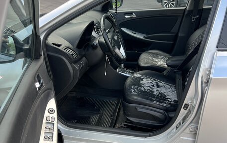 Hyundai Solaris II рестайлинг, 2012 год, 650 000 рублей, 10 фотография