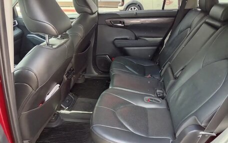 Toyota Highlander, 2021 год, 4 500 000 рублей, 11 фотография