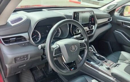 Toyota Highlander, 2021 год, 4 500 000 рублей, 15 фотография
