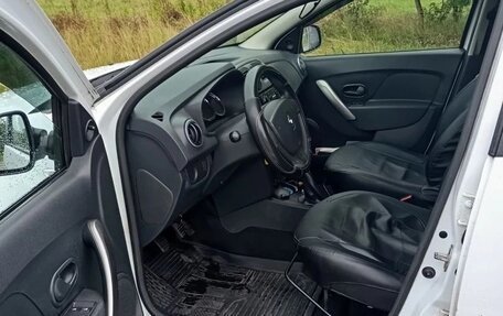 Renault Logan II, 2014 год, 400 000 рублей, 5 фотография