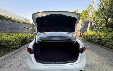 Toyota Corolla, 2023 год, 1 870 000 рублей, 6 фотография