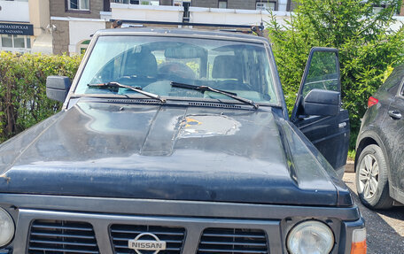 Nissan Patrol, 1993 год, 650 000 рублей, 2 фотография