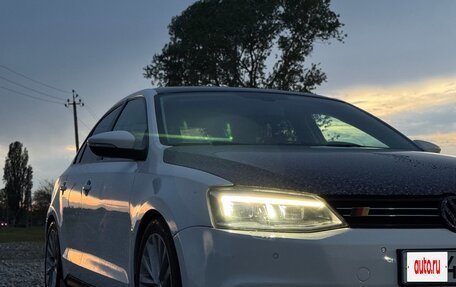 Volkswagen Jetta VI, 2011 год, 970 000 рублей, 5 фотография