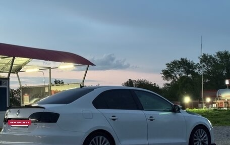 Volkswagen Jetta VI, 2011 год, 970 000 рублей, 2 фотография