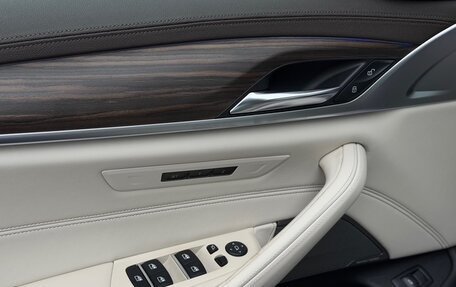 BMW 5 серия, 2019 год, 3 990 000 рублей, 15 фотография
