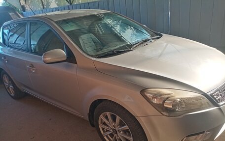 KIA cee'd I рестайлинг, 2010 год, 720 000 рублей, 2 фотография