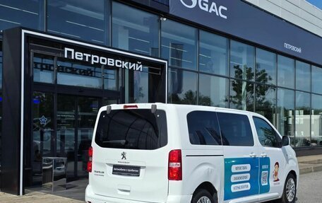 Peugeot Traveller I, 2017 год, 1 799 000 рублей, 6 фотография
