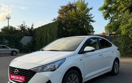 Hyundai Solaris II рестайлинг, 2021 год, 1 250 000 рублей, 2 фотография