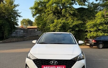 Hyundai Solaris II рестайлинг, 2021 год, 1 250 000 рублей, 3 фотография