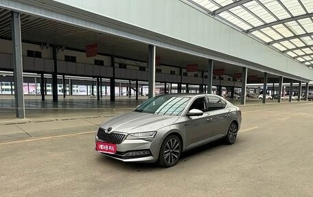 Skoda Superb III рестайлинг, 2022 год, 1 583 000 рублей, 1 фотография
