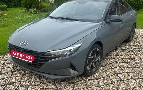 Hyundai Elantra, 2020 год, 2 100 000 рублей, 2 фотография
