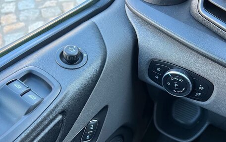 Ford Tourneo Custom I рестайлинг, 2020 год, 2 000 000 рублей, 16 фотография