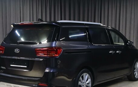 KIA Carnival III, 2019 год, 2 449 000 рублей, 2 фотография