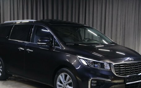 KIA Carnival III, 2019 год, 2 449 000 рублей, 3 фотография