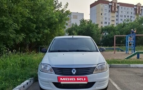 Renault Logan I, 2015 год, 500 000 рублей, 2 фотография