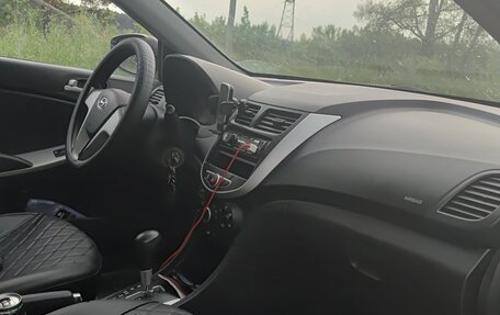 Hyundai Solaris II рестайлинг, 2012 год, 700 000 рублей, 5 фотография