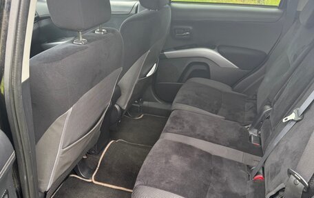 Mitsubishi Outlander III рестайлинг 3, 2012 год, 950 000 рублей, 4 фотография
