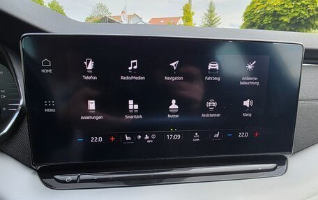 Skoda Octavia IV, 2023 год, 2 410 000 рублей, 16 фотография
