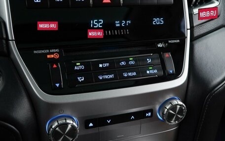 Toyota Land Cruiser 200, 2015 год, 4 687 077 рублей, 17 фотография