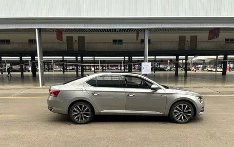 Skoda Superb III рестайлинг, 2022 год, 1 583 000 рублей, 4 фотография