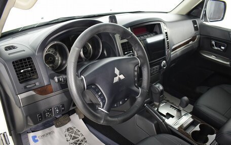 Mitsubishi Pajero IV, 2021 год, 3 850 000 рублей, 10 фотография