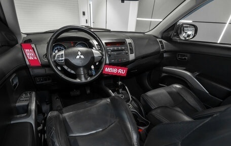 Mitsubishi Outlander III рестайлинг 3, 2011 год, 945 000 рублей, 7 фотография