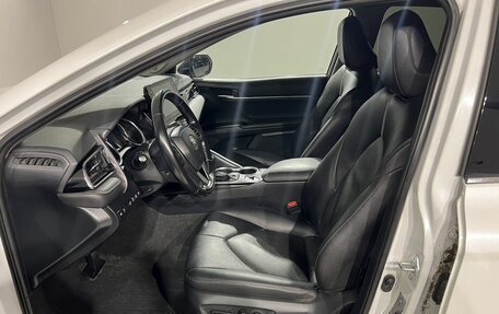 Toyota Camry, 2021 год, 2 390 000 рублей, 15 фотография