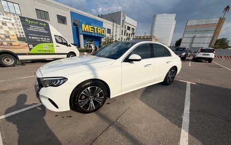 Mercedes-Benz E-Класс, 2024 год, 6 200 000 рублей, 3 фотография