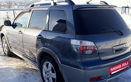 Mitsubishi Outlander III рестайлинг 3, 2005 год, 560 000 рублей, 3 фотография