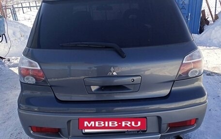 Mitsubishi Outlander III рестайлинг 3, 2005 год, 560 000 рублей, 4 фотография