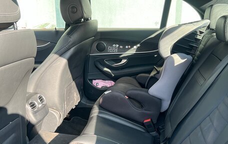 Mercedes-Benz E-Класс, 2020 год, 3 800 000 рублей, 8 фотография